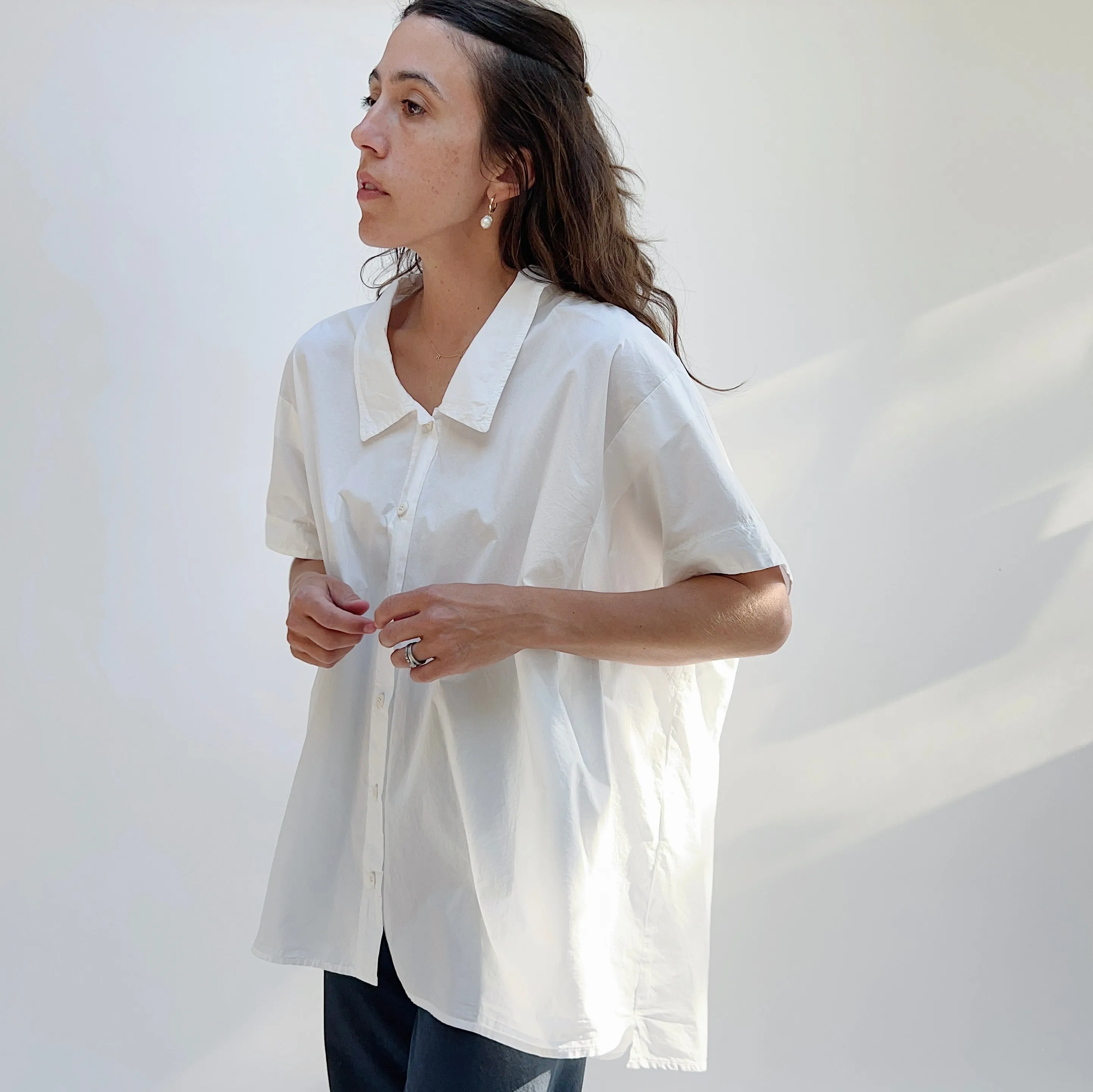 Baci | Hi Low Drop Shoulder Shirt in White