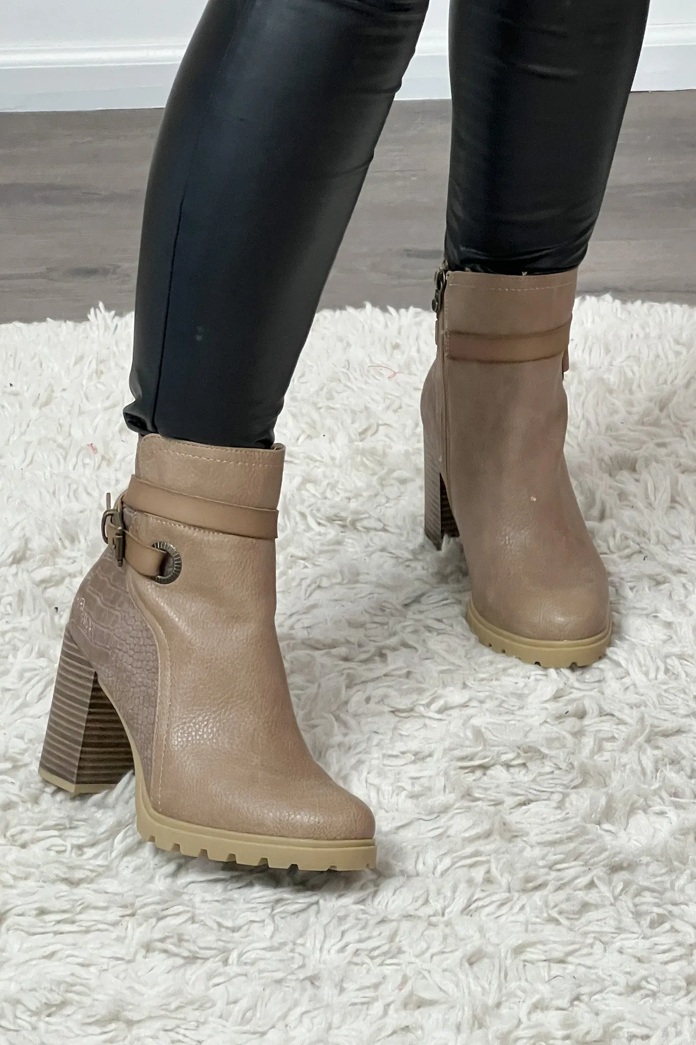 Blowfish Winston Side Buckle Bootie : Cream Coffee