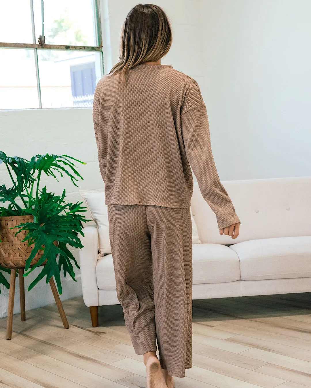 Darci Textured Ribbed Flowy Pants - Mocha FINAL SALE