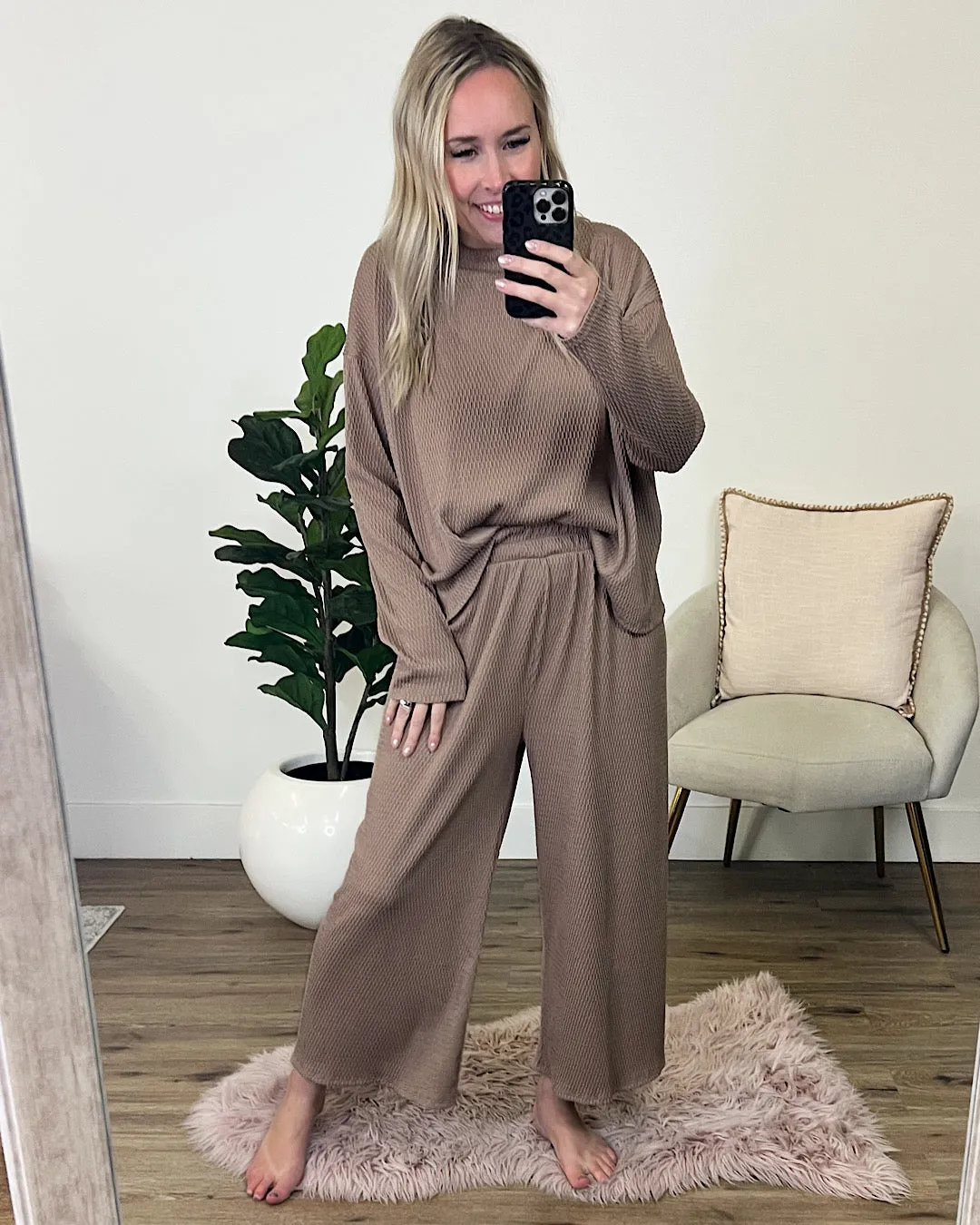 Darci Textured Ribbed Flowy Pants - Mocha FINAL SALE