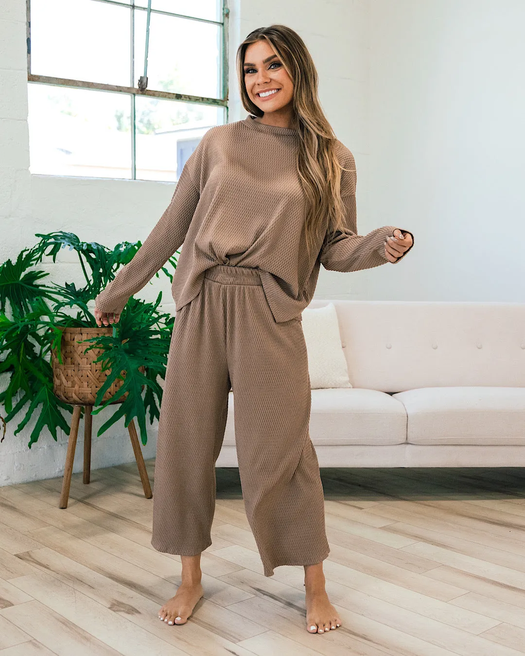 Darci Textured Ribbed Flowy Pants - Mocha FINAL SALE