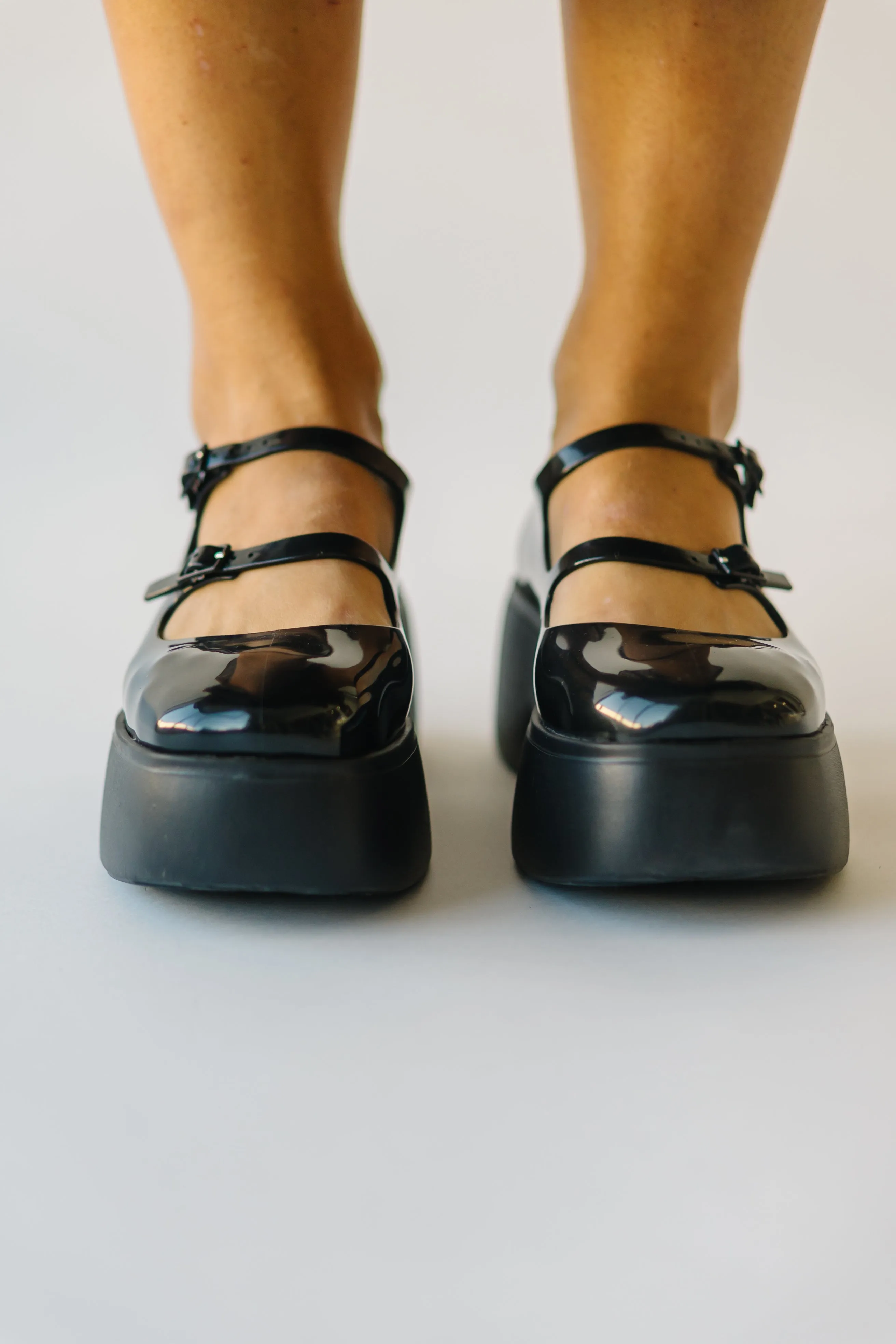 Melissa: Farah Jelly Platform in Black