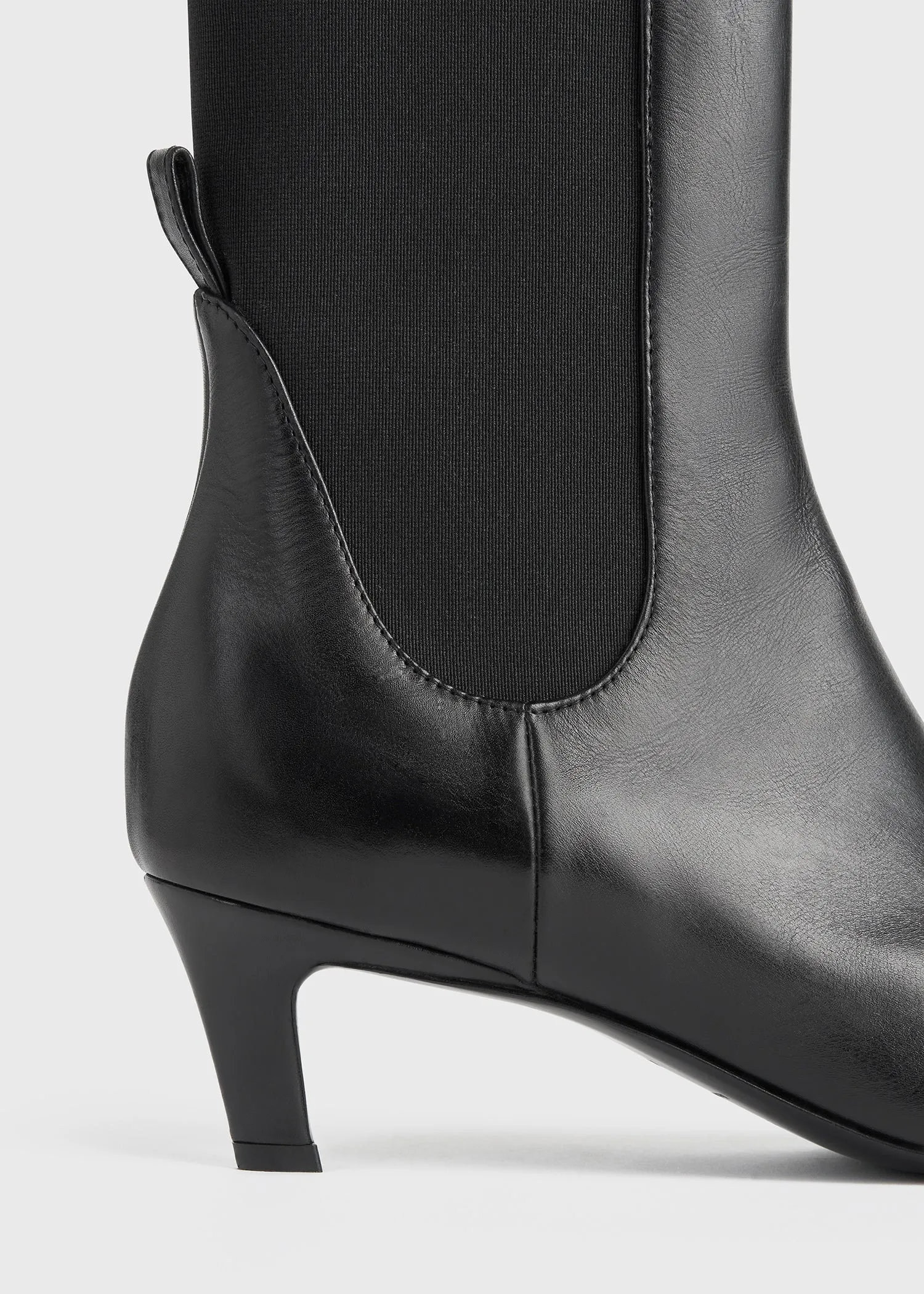 The Mid Heel Boot black